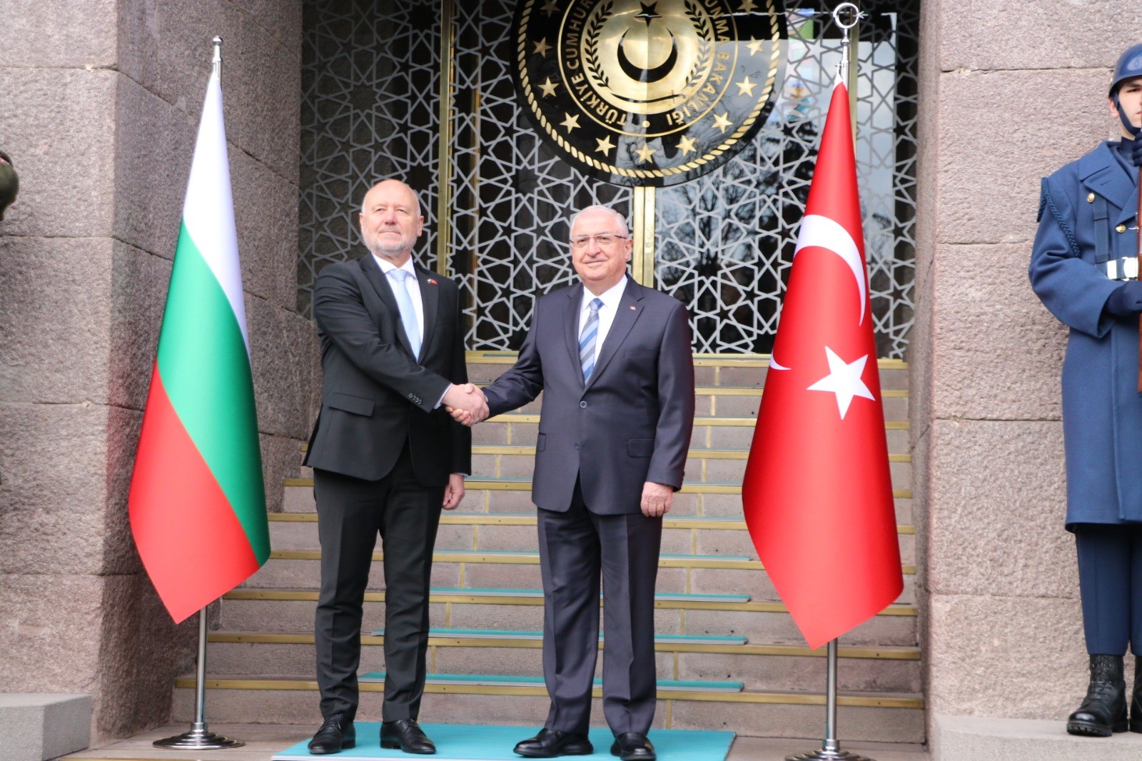 Milli Savunma Bakanı Güler, Bulgar mevkidaşı ile bir araya geldi