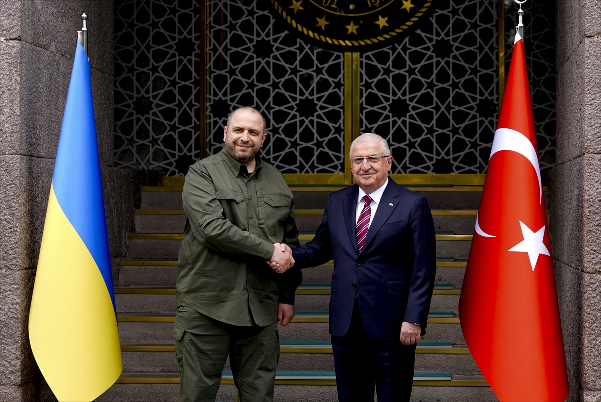 Milli Savunma Bakanı Güler, Ukraynalı Mevkidaşı İle Görüştü