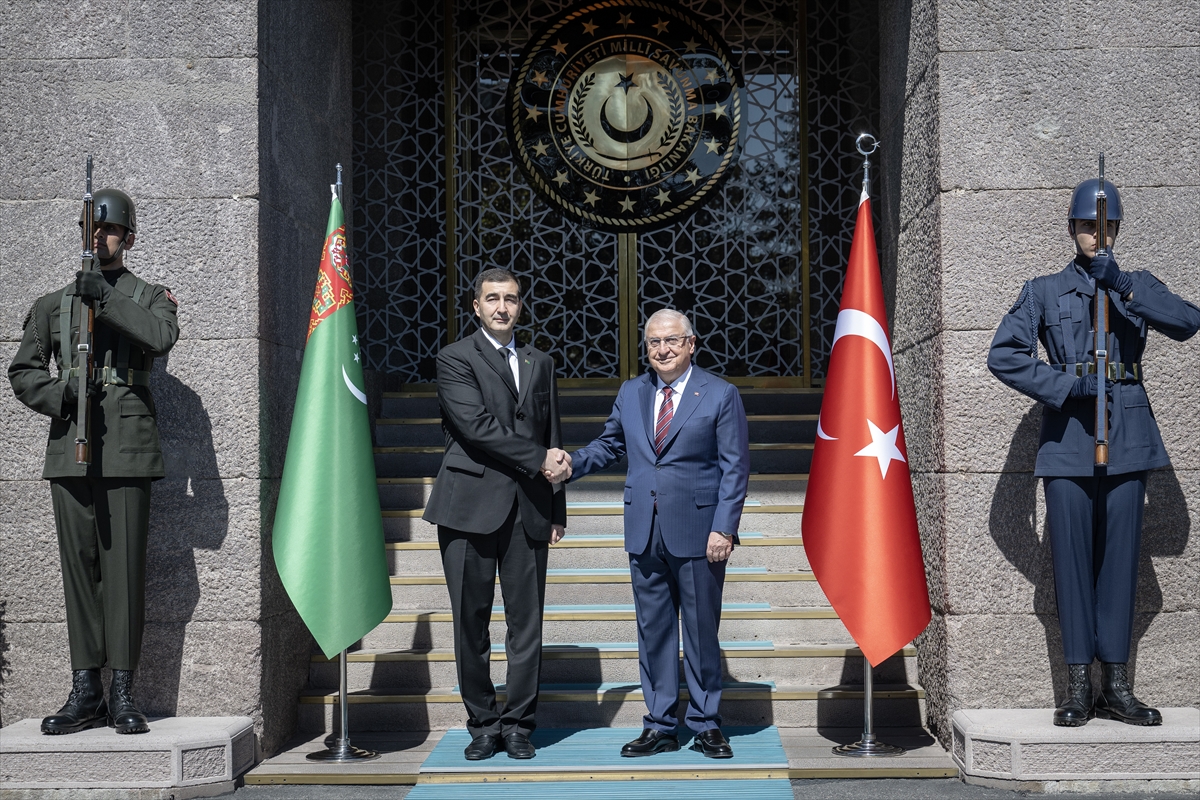 Bakan Güler, Türkmenistan Savunma Bakanı Gündogdiyev İle Görüştü