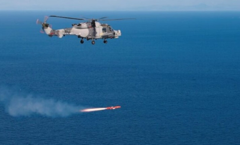 İngiltere, Wildcat Helikopterinden Fırlatılan Sea Venom Füzesiyle Gücünü Gösterdi