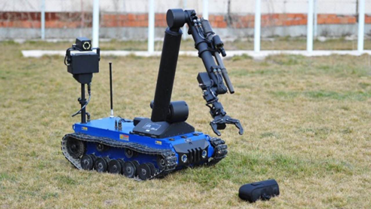Güvenli Müdahaleye Yüksek Teknoloji: ERTUĞRUL Bomba İmha Robotu