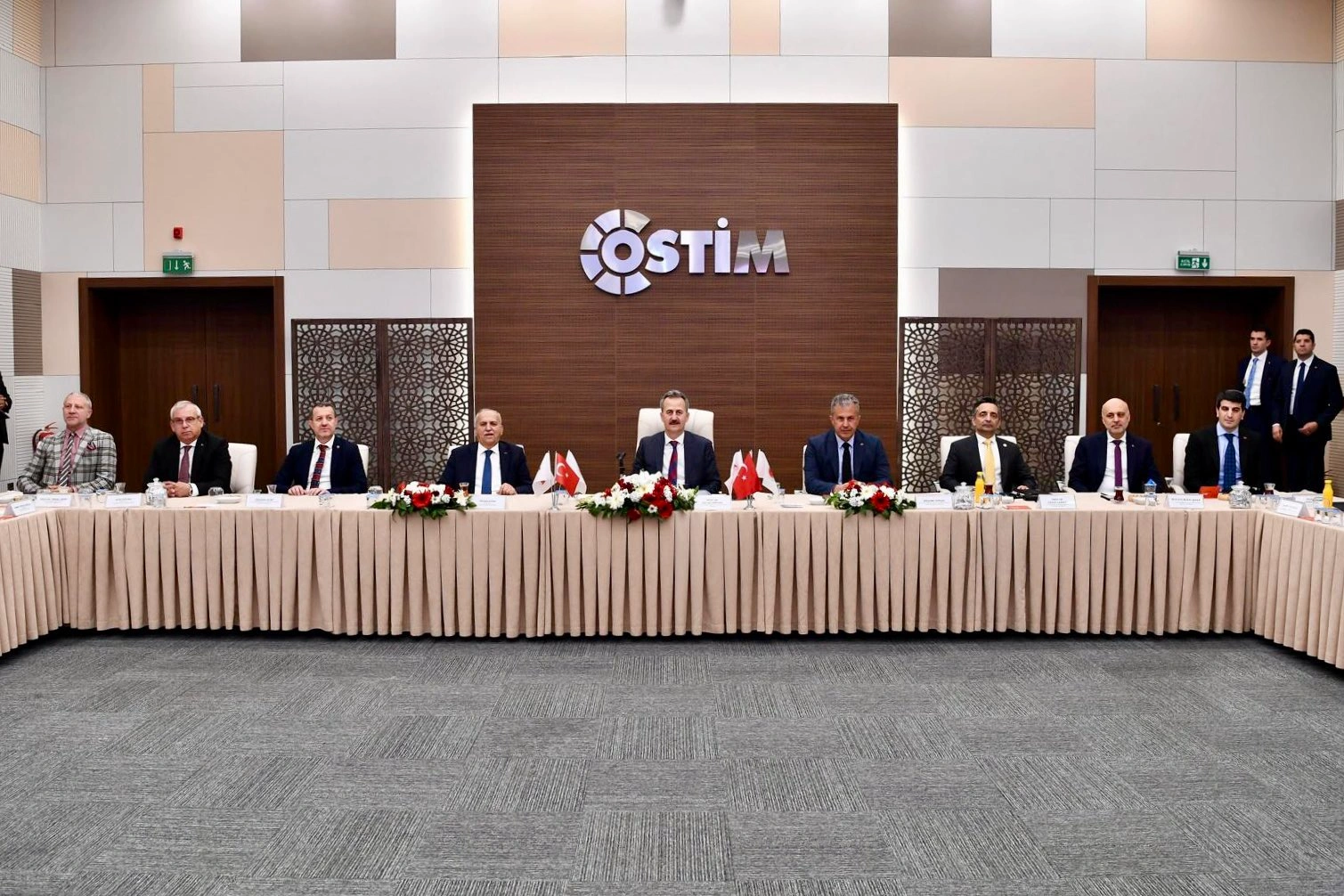 Savunma Sanayii Başkanı Görgün Sektör Temsilcileriyle Bir Araya Geldi