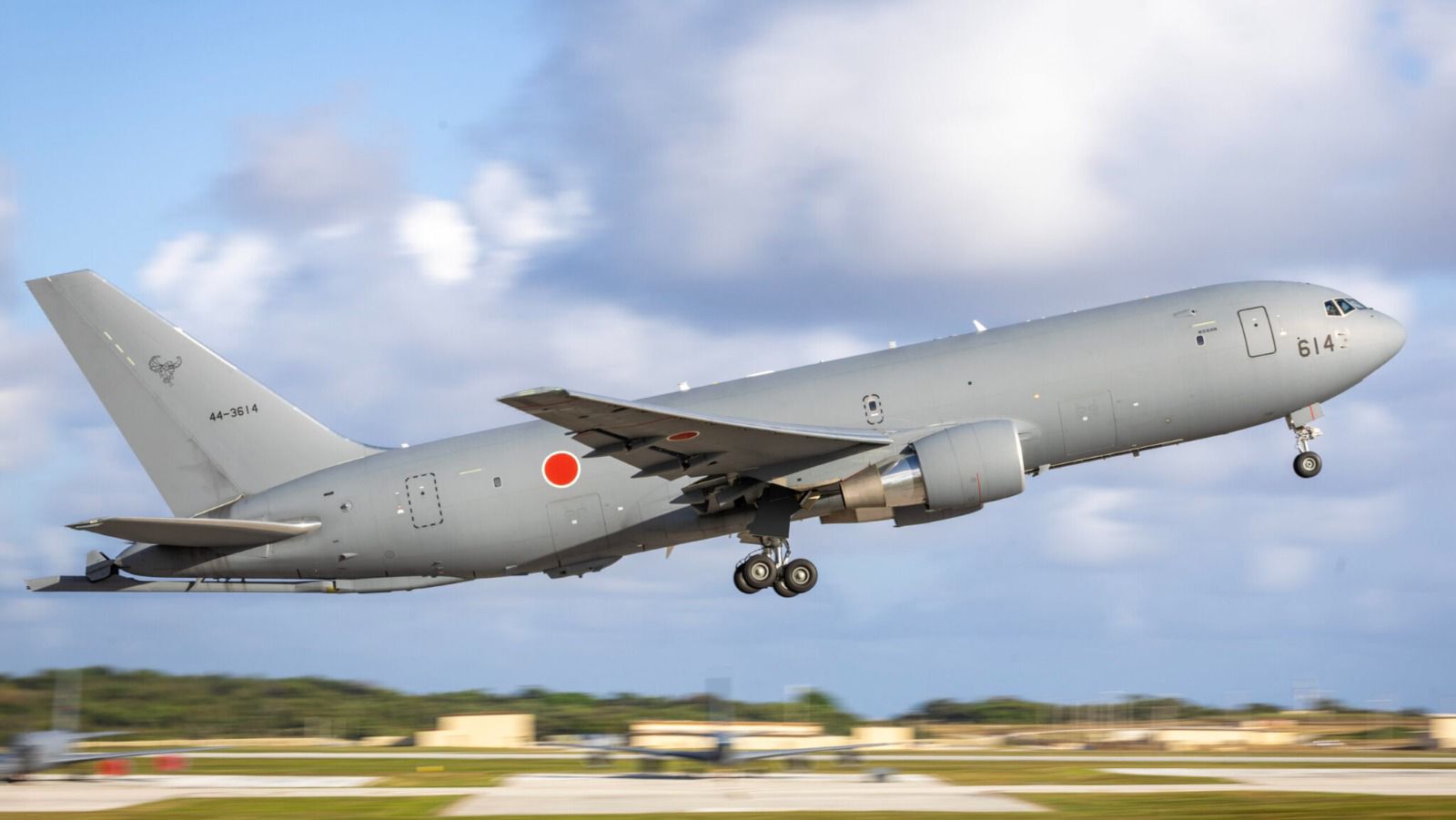 Japonya'nın 60 milyar dolarlık savunma bütçesi talebi, kıyı savunma ağı ve daha fazla F-35 için fon sağlamayı amaçlıyor