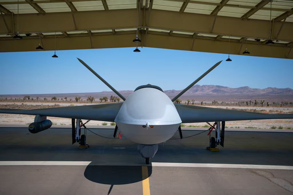 F-22 Raptor, Muharebe Uçuş Testinde Avenger İnsansız Hava Aracıyla Eşleştirildi