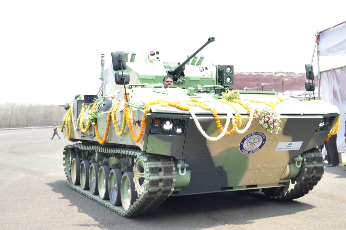 Hindistan'ın yeni savunma devi sahneye çıktı Sovyet BMP-2 araçlarının yerini alacak yerli platform neler vaat ediyor