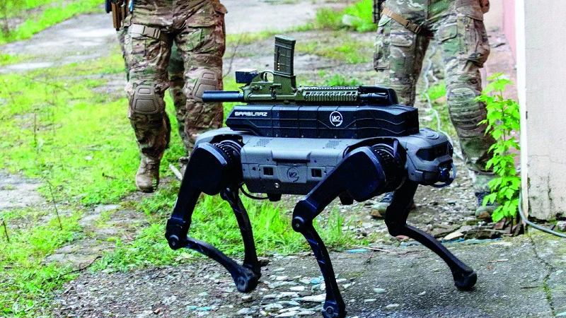 Sarsılmaz'ın yeni nesil yerli silah sistemleri ve silahlı robotu SARBOT savaş meydanlarını nasıl değiştirecek