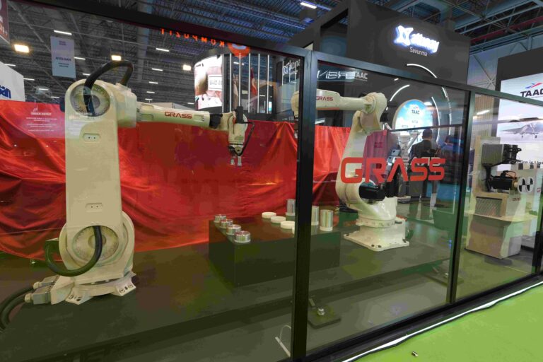 Türkiye'nin yerli ve milli endüstriyel robotları SR40 ve SR80 sanayide neleri değiştirecek ve neden bu kadar önemli