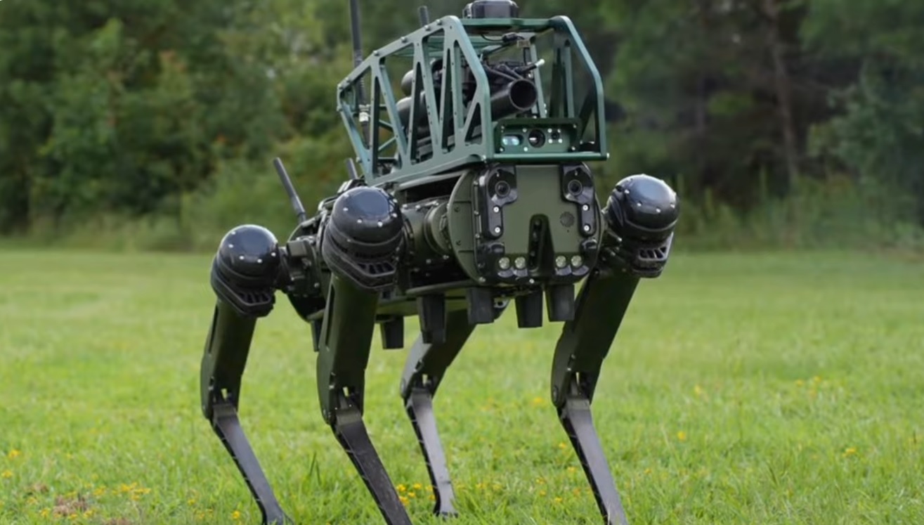 Savaş meydanlarında yeni bir çağ mı başlıyor ABD ordusu silahlı robot köpeklerin kullanımına onay mı verdi?