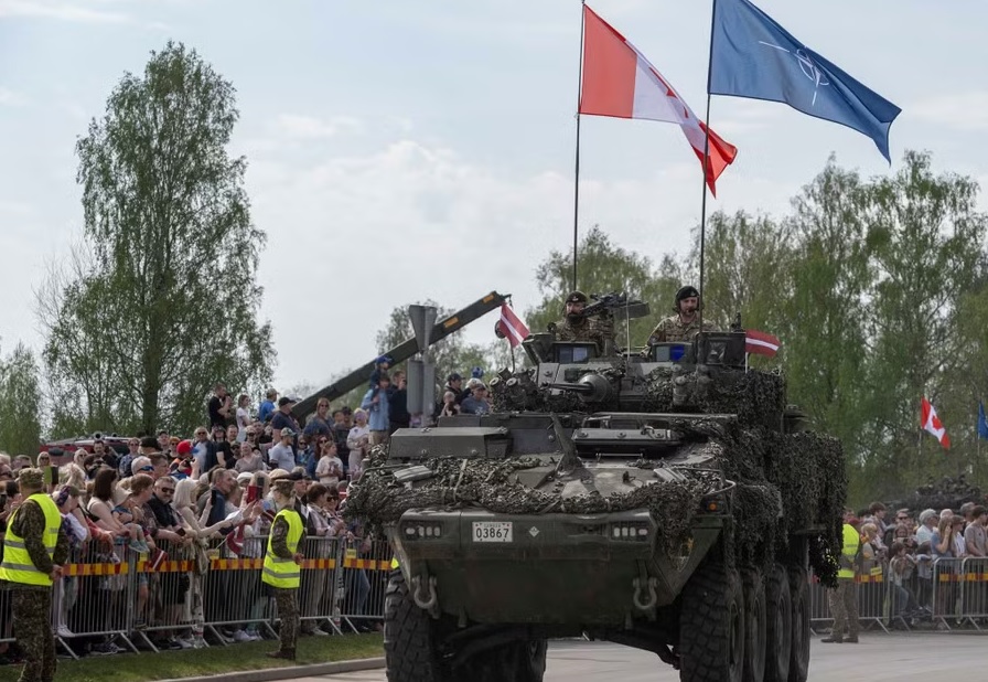 NATO Rusya sınırına hangi dev gücü yerleştirdi ve bu ordunun arkasında hangi ülkeler var