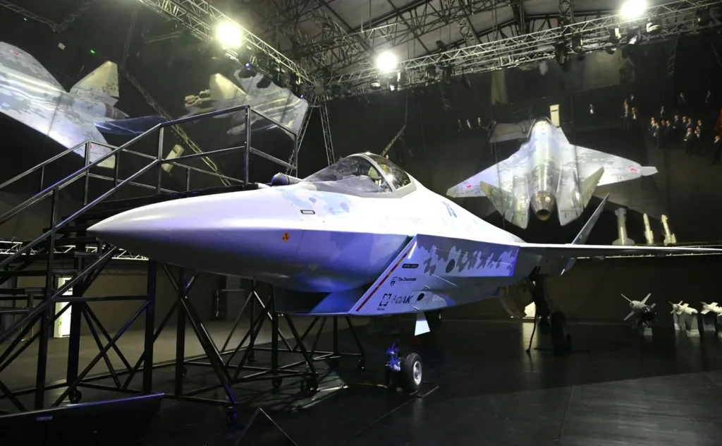 Rusya'nın büyük bir sır gibi sakladığı yeni nesil savaş uçağı Su-75 Checkmate nihayet göklerle mi buluşuyor