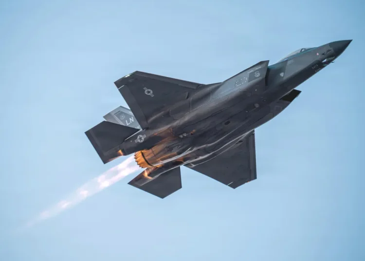 ABD ordusu radarı olmayan F-35 savaş uçaklarını neden teslim almak zorunda kaldı