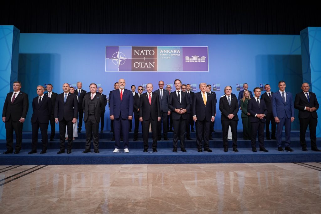 NATO gökyüzündeki yeni koruyucusunu Ankara'da açıkladı ve milyarlarca dolarlık dev projede hangi savunma devi tüm dengeleri değiştirecek