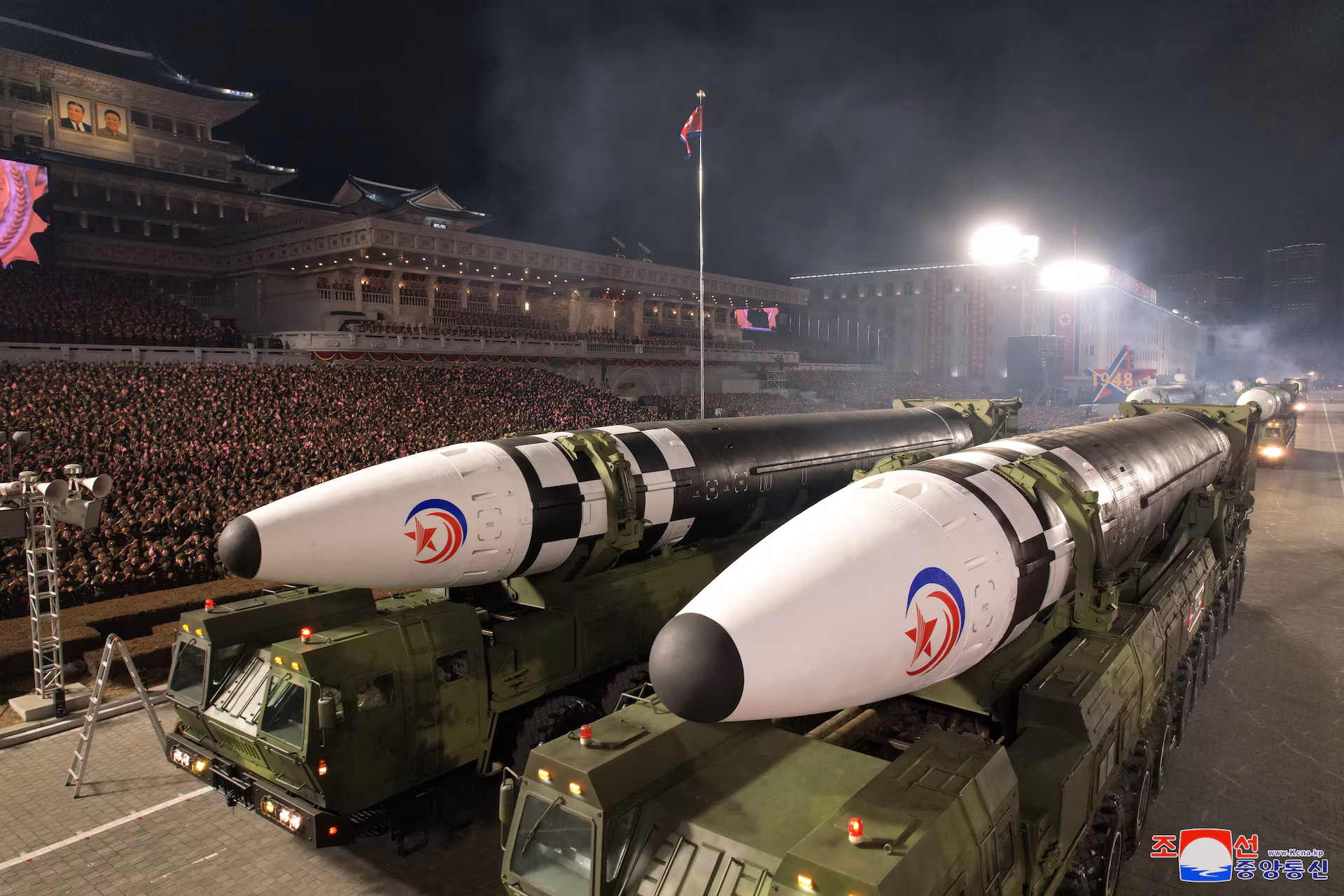 Tactical Nuclear weapons: The dangerous line between deterrence and global catastrophe Tactical Nuclear weapons: The dangerous line between deterrence and global catastrophe